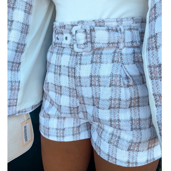 NWT Le Lis Taupe Plaid High Waisted Tweed Shorts - Picture 6 of 8